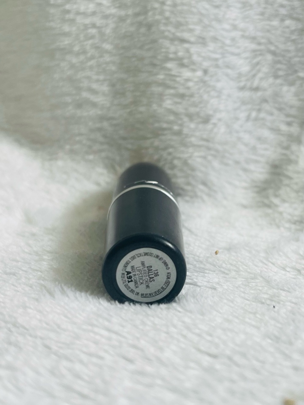 MAC Red Lipstick -Dallas 136 - Picture 4 of 4